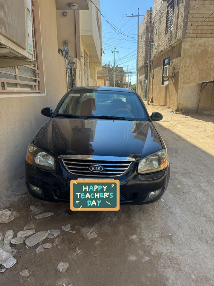 السلام عليكم…..
كيا سيراتو موديل 2008 
متومه دهوك وجاهزه 
گير ومكينه مكفولات 
تخم تاير هسه شاده 
حداديه جاهزه وكامله
كهربائيات كلها كامله
جام كهربائي 
شاشه كبيره 
السعر ٤٣ وبيها مجال
مكان كربلاء ***********
