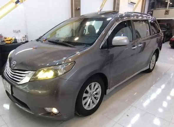 السلام عليكم ورحمة الله
تويوتا سينا  2017  للبيع او مراوس
محرك v6
ماشية 249 كيلومتر 
مواصفات se. فول للأخير 
تحكم ستيرن فتحة سقف ،،،كوشنات امامي كهرباء وهيتر 
صندوق كهرباء شفط  وبابين خلفي سلايت
تبريد مركزي   وباقي الموصفات المعروفة  
***  بدون صبغ بيهة جاملغين امامي وبونيد مبدلات بلاد نفس اللون سيارة نضيفة واحلة من الصَور كاملة للأخير بدون اي نواقص متحتاج اي مصرف ،،رقم سليمانية مميز الجديد ،،شرط وكالة وتحويل
كيرك ومحرك بشرط  
مكاني خانقين معرض الحمدى السعر  220 وبي مجال 
للأستفسار اكثر الاتصال
*********** 
*********** خناقين
