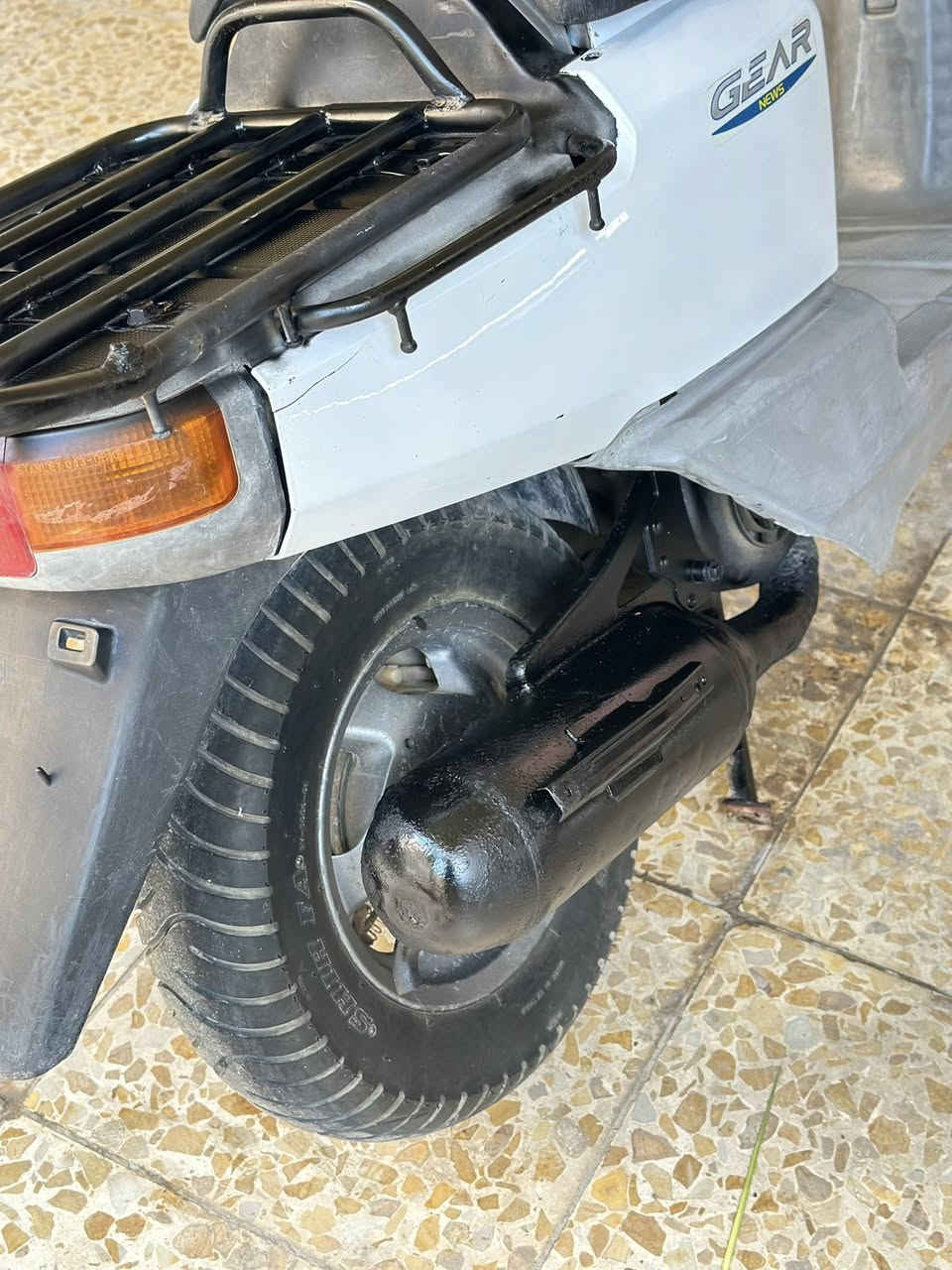 السلام عليكم
ياماها بيكم سرعة 60 دراجة حلوة ونظيفة
كل الكهربائيات شغالة شديت الها باتري جديد لكن هبط يمكن كتف الشحن لازملة تبديل وترجع طبيعية
بيها صوت بالمحرك من تمشي فوگ الـ 40 بس ما ماثر عليها 
سعرها 300 وبيها مجال قليل مكاني التنومة ***********
