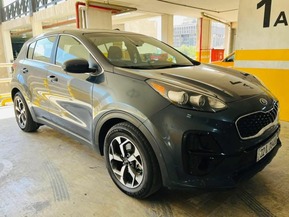 كيا سبورتج 22 امريكي رقم اربيل
مكينة 2500 ماشية 78 الف (مشي امريكا 52)
حادثة جاملغ امامي عكس السايق فقط بدون ايرباك (جاملغ البلادي موجود)
مواصفاته /
شاشة كبيرة كار بلي
رادار توقف ذاتي - كاميرا
تحديد مسار - مثبت سرعة
قطعتين تبريد - بقية المواصفات المعروفة
مكينة وكير وتبريد السيارة خير من الله
تخم تاير جديد
اخوان السيارة بلادية ابد ماملعوب بيه شي جديدة بمعنى الكلمة مال جناي
السعر 170
مكاني بغداد - الزعفرانية
 رقم الهاتف/ ***********
