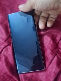 شارب أكوس R6 جهاز غني عن تعريف موصفاته معروفه شاشه 244 هيرتز كاميرا ود...