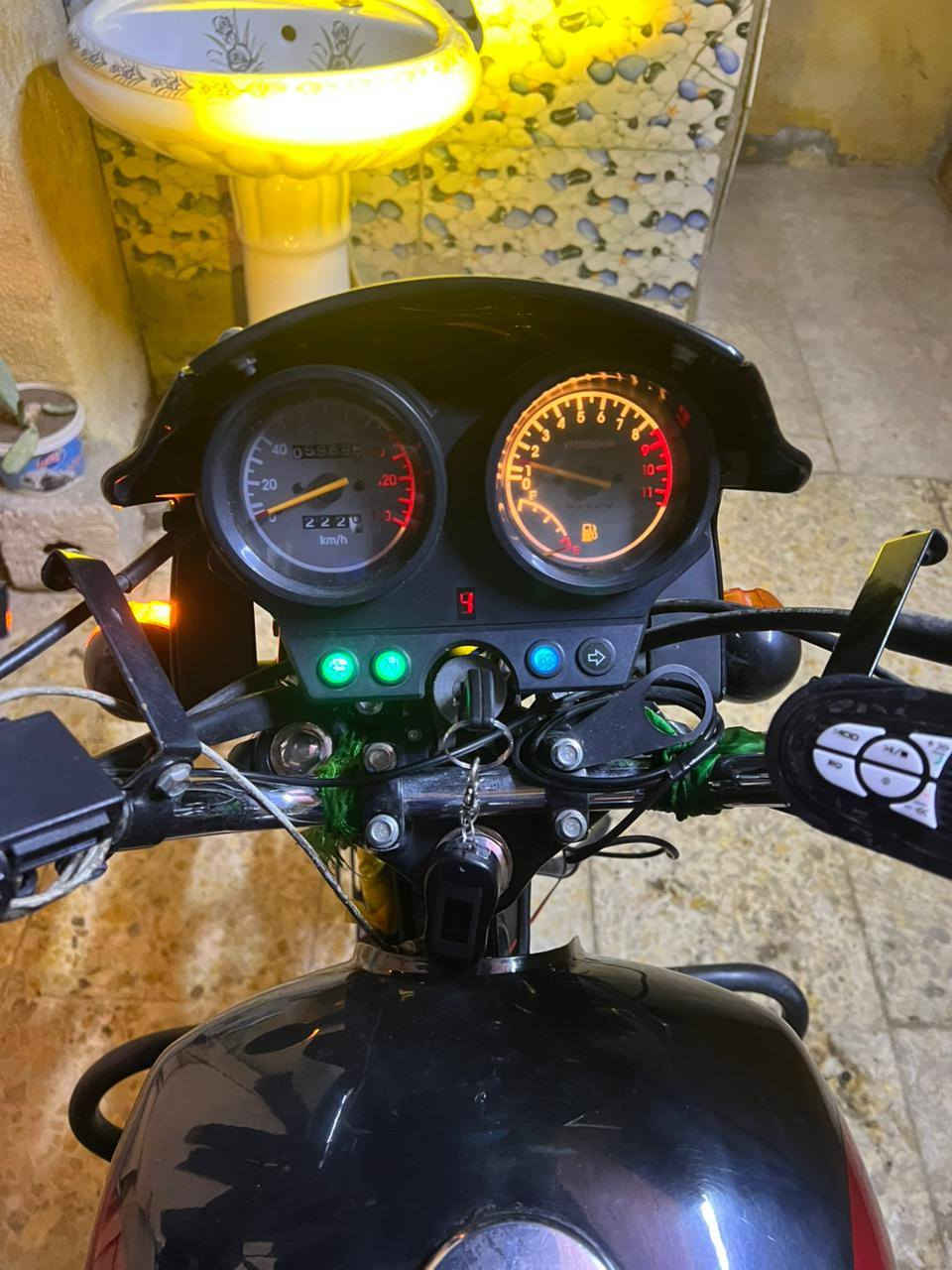 السلام عليكم شباب دراجة دايوان مديل 2023 دراجة خير من الله مكينة مكفوله برغي ما مفتوح بيها دراجة مرقمه سنوية بغداد السعر 2300 و بيها مجال بسيط العنوان بغداد ملاحظة الصندوق مو وياها للتواصل ***********
