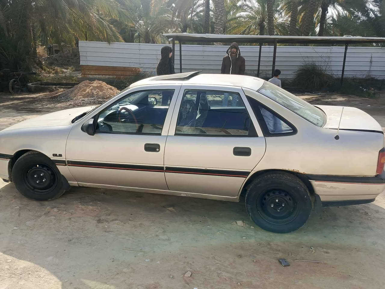 السـلام عليكم
اوبل فكترا للبيـع موديل 93 سياره جاهزه مكيتنه خير من الله  حداديه جديده عنابر وبريك جديد السياره كبل لشارع رقم انكليزي مداور ثاني يوم السعر 34 وبيه مجال بسيط 

للاستفسار ‏‪***********‬‏
