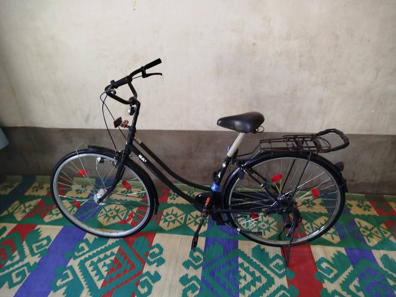 السلام عليكم بايسكل للبيع السعر 100بي مجال الرقم ‏‪0788 007 2498‬‏
