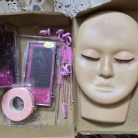 مستحضرات تجميل • للبيع