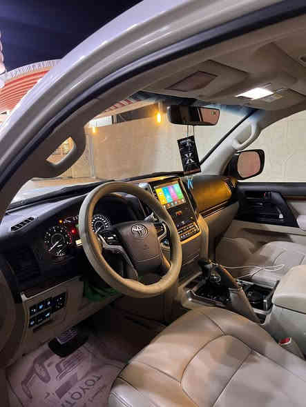 السلام عليكم 
لاندكروز 2018 ديزل 
السياره كفاله عامه من كلشي 
ماشيه 180كم 
داخل بيجي 
وبيها بعد هواي مواصفات 
سياره كاز
475$  
هـ***********
