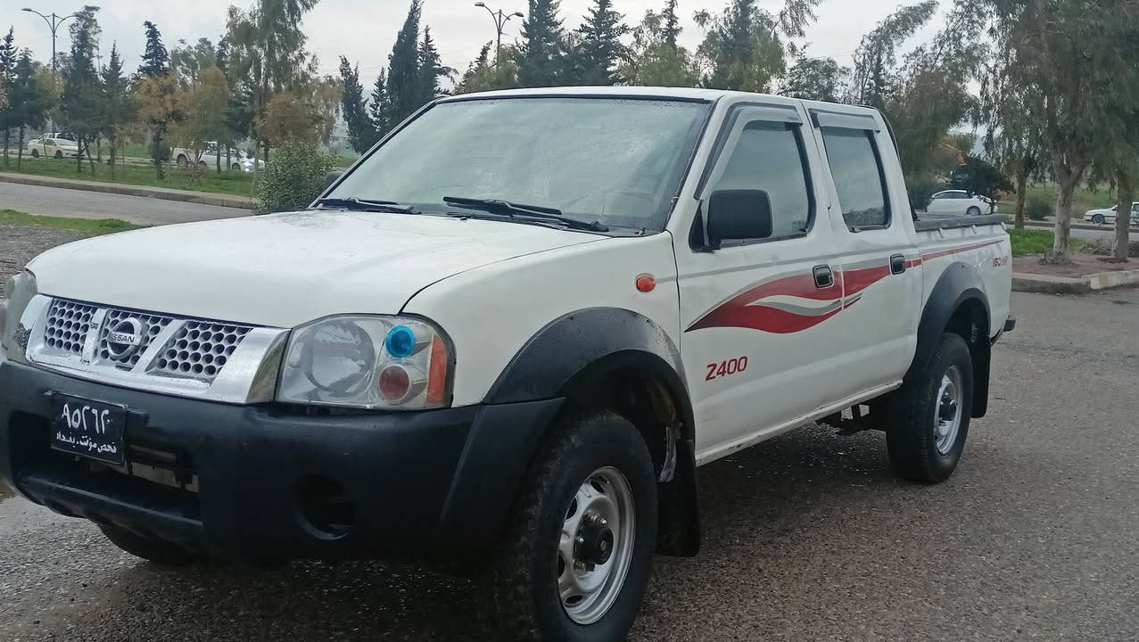 نیسان دوبە ی لیزەر مودیل 2011 گێرمە کینە ئە کسل
بە بڵ ئە کسل بە شە رت 
پە لە پە لە بویاخی هه یە یە 
بێ دە عمو  لێدان 
نمونە لە جوانی 
بێ چرکە 
سعر 
78 گە ڵاو مە جال
شوێن چم چماڵ 
ژم 
***********
***********
