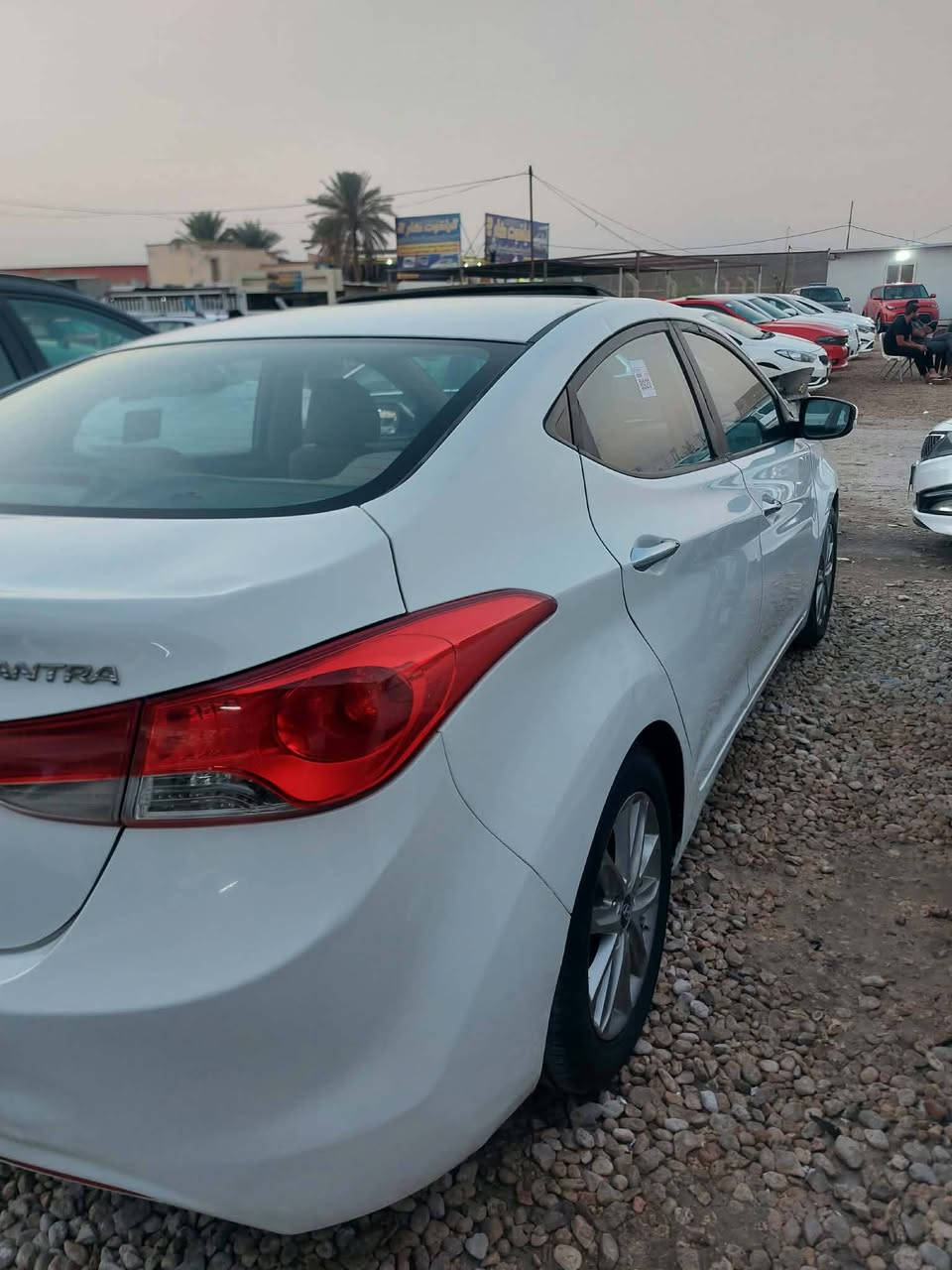 سلام عليكم 
سياره لانتره موديل 2013
فول عده البصمه 
السونار موجود بل صوره 
السياره مرتبه وحلوه بل حقيقه 
التواصل 
محمد /***********
حسن /***********
