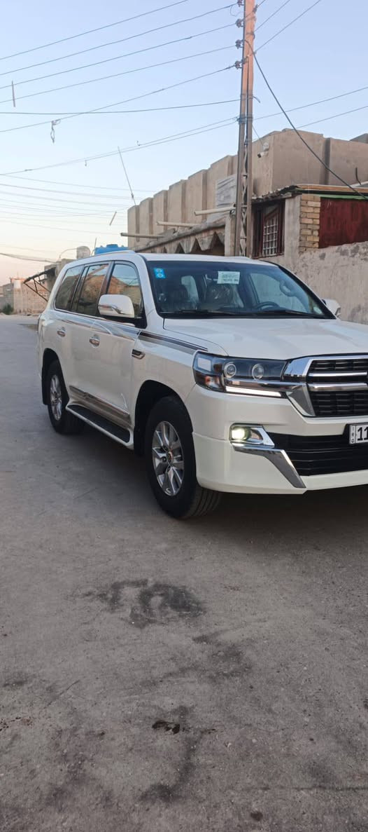 السلام عليكم رمضان كريم وصيام مقبول ان شاء الله لاندكروز 2011 ،،،5700 محدثه 21 كفاله ما عدا قطع التحديث فقط سونار موجود يعني مواصفات لكزس اربع بصمات عداد 260 سياره جاهزه للاخير تجي وتشوف بعينك تراي 21 وبالعافيه علي ياخذها بيع ومراوس رقم بغداد تحويل مباشر العنوان ذي قار الفجر 
السعر المطلوب 310 وبيها مجال اخوان الله يرحم والدينكم اللي ما يعجبه السعر يعبر المنشور هواي سيارات بالسوق موجوده


**إذا كنت صاحب هذا الإعلان وتريد حذفه لأي سبب، رجاءا أرسل رسالة إلى الدعم الفني**