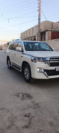 لاندكروزر ٢٠١١ • رقم بغداد • عداد ٢٦٠