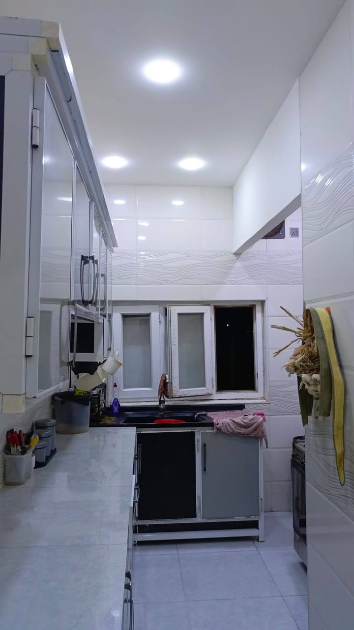 نص دونم طابو زراعي سند ٢٥ يحتوي على بيت ٤ غرف  مطبخ حار وبارد حمامات عدد ٣ صاله وستقبال حديقه امامي وخلفي تفاصيل اكثر تواصل على ***********
