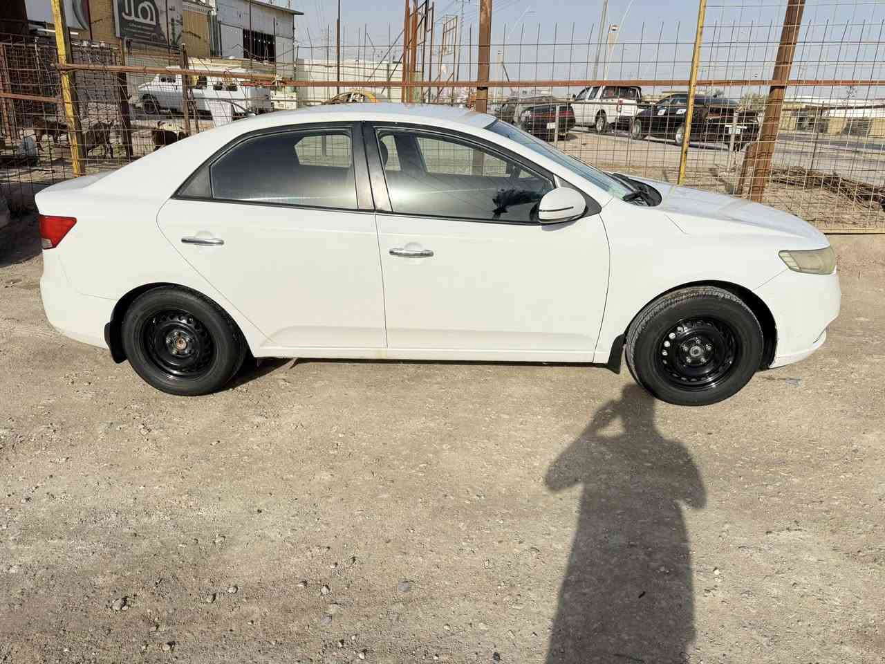 السلام عليكم سيراتو موديل 2012 خليجي مكفوله كفاله عامه ضربه و صبغ و تبديل كفاله عامه رقم بصره انطيك سنويه ورقام جدد بسمي مواصفات محرك وكير٦نمر تمام تبريد ثلج تخم تاير حداده نص عمر شاشه كامره حساس تحكم ستيرن شفتات يدات نيكل اشاره بل مرايه السياره جديده وفحصه موجود السعر 97 وبيه مجال العنوان البصره شط العرب ***********
