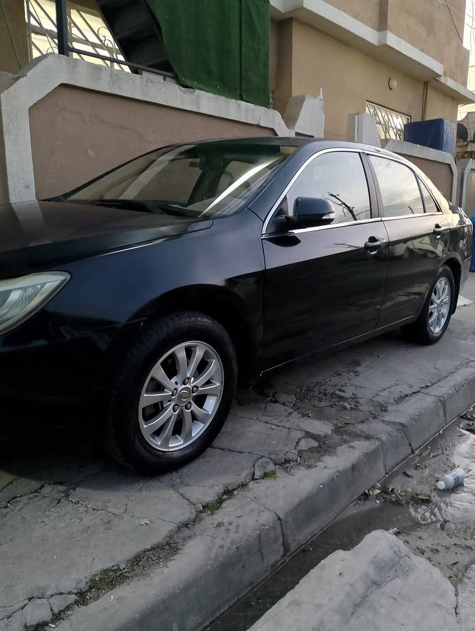 للبيع سياره بي واي دي موديل 2014فول مواصفات بصمه بس كير عادي السعر 50وبيها مجال الاتصال على الرقم ***********
