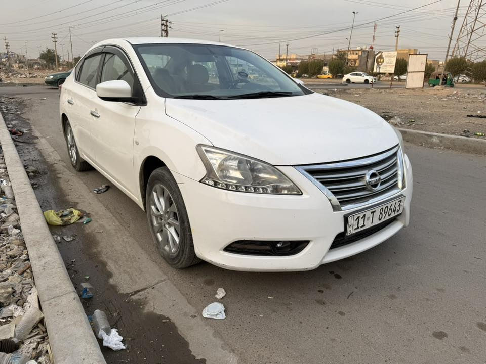 السلام عليكم 
سنترا 2020 خليجي مكفوله كير مكينه تايرات تخم جديد شاشه كبيره اصليه كامره امامي خلفي سياره بسمي مال بيت سنويه قبل سبوع مجدتها 2031 هزه جديده رقم جديد احلى من الصور دوشمه كشنات وارضيه كله جديد بيها بارد فقط الجاملغ الامامي مال السائق سونار مرفق مع الصور مكاني الغزاليه
***********
