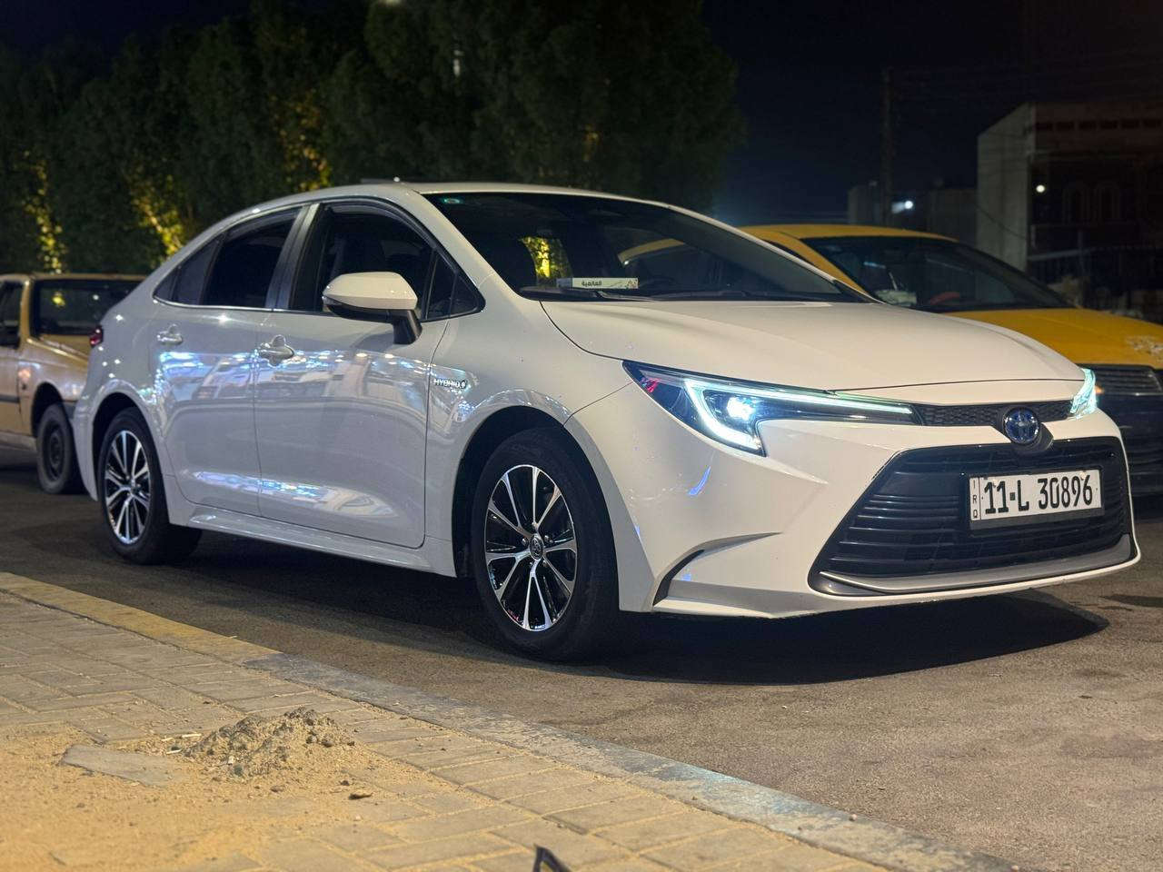 السلام عليكم
 كورلا خليجي هايبرد مديل
 2024 (شكل الامريكي)
السياره كفالة عامة
مكينه 1800
السياره بأسمي 
المواصفات 
بصمة تشغيل 
بصمة ابواب
فتحتة سقف 
شاشه كبيره 
قفل سرعة 
سياقه ذاتيه 
رادار امامي
تبريد قطعتين
3 وضعيات قيادة 
وضع EV مود 
عينه تجتل 
سايد بريك كهربائي 
اوتو هولد 
توقف ذاتي
كار بلي 
ميزة ضبط المسار 
السياره ع وضع الشركة
السعر155
***********
