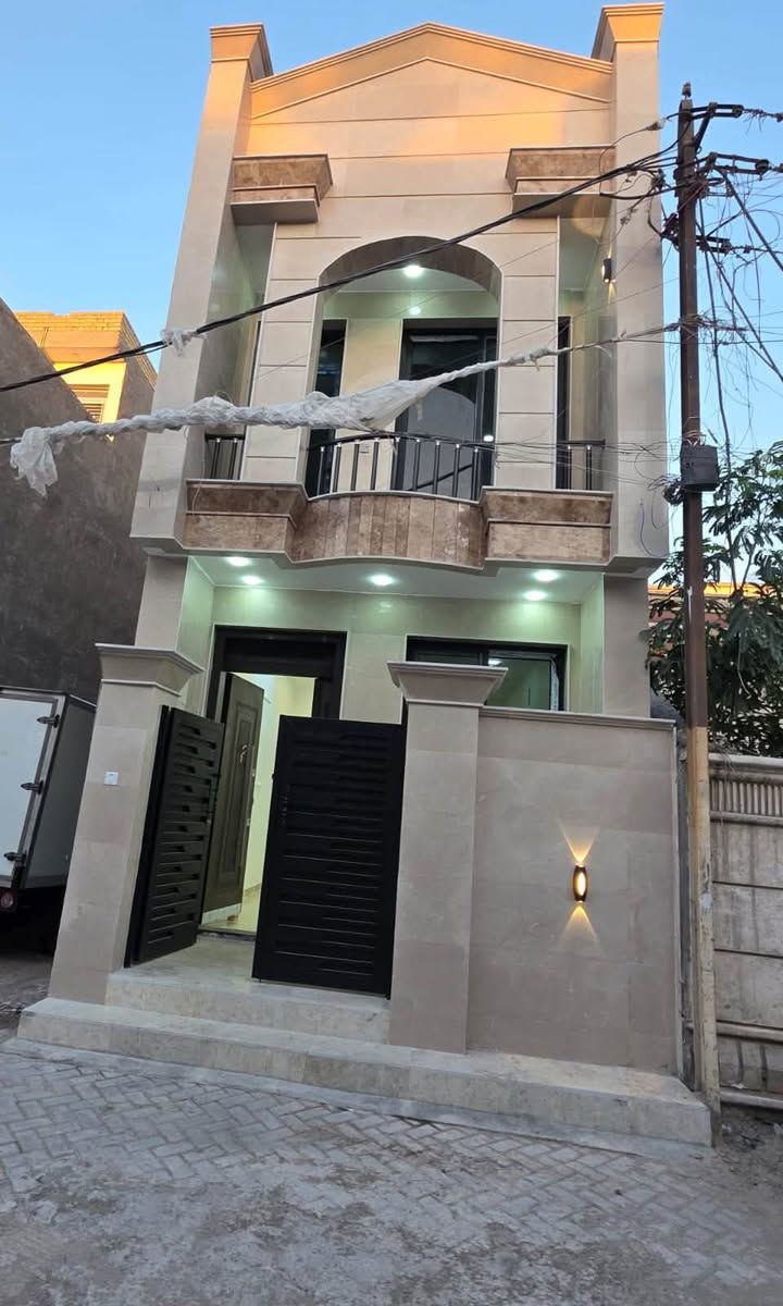 🔶 بيت  للبيع في منطقة الغدير محلة 702
◾◾◾◾◾◾◾◾◾◾◾◾◾◾◾◾

🔶المساحة 72 متر

🔶 واجهة 4 متر 

🔶 الطابق الاول : يتكون من ستقبال + مطبخ+حمام +منور +غرفة نوم

🔶 +الطابق الثاني : يتكون من 2غرف + حمام 

🔶  بيت جديد 

             ***********اتصال او مراسلة واتس

            *********** اتصال او مراسلة واتس

#نستقبل_طلبات_عروضكم_عقارات_بيع_شراء_ايجار
