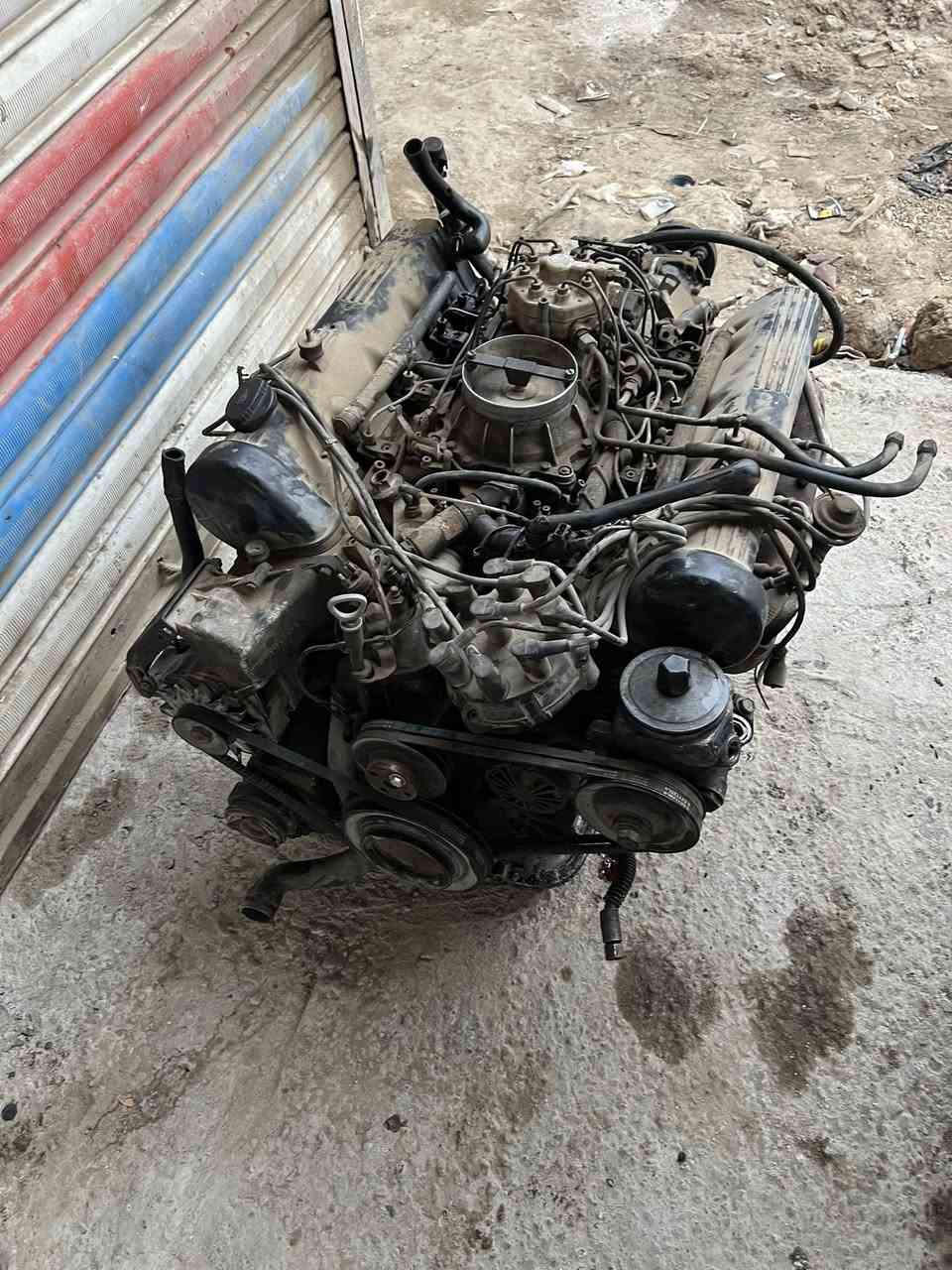 للبيع مكينه كير   ظفيره مارسدس  جانبو 560 كامله سعر مناسب إذا تخدم احد ***********
