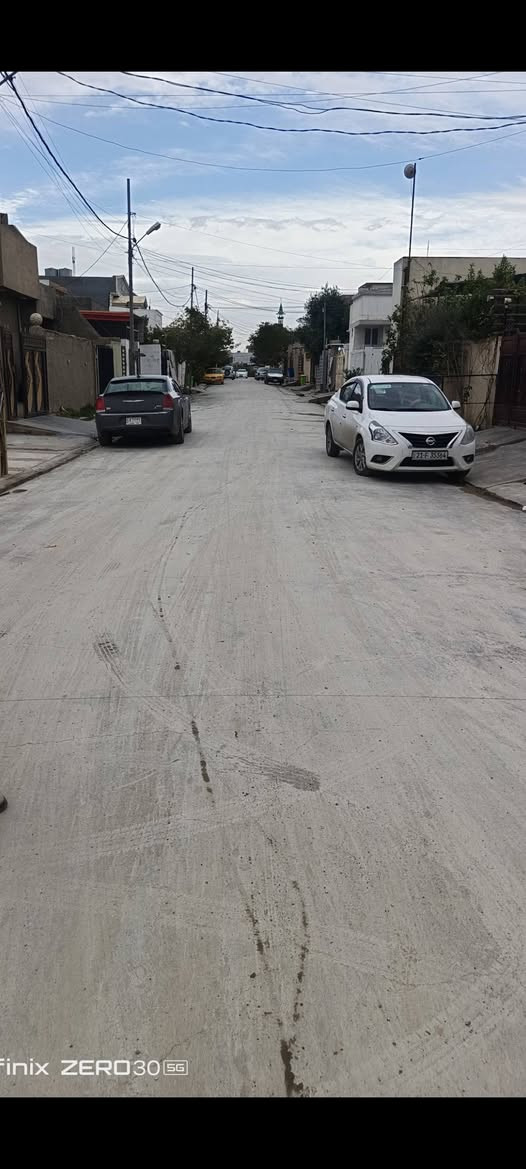 السلام عليكم اخواني بيت 100 متر للبيع نوع البيت رقم مكان البيت قريب على جسر الرابعه سعر البيت 35 مليون للعلم البيت مكفول من المشاكل المدني والقانونيه ***********
