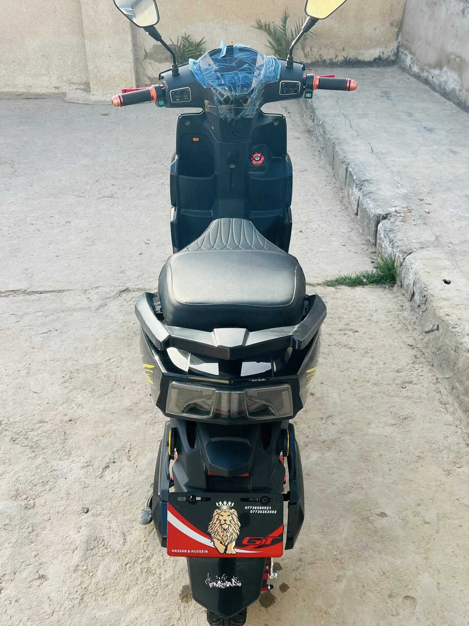 السلام عليكم دراجة سكنس جيتي موديل 2025 نضافة 100% ماشيه شي قليل بلادية ومكفوله من كلشي السعر 850  مكاني بغداد ابو غريب ***********
