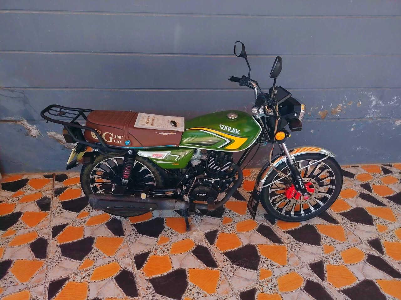 السلام عليكم ايراني للبيع موديل 24 شكله 25 ما عايزه كل شيء واي استفسار على هذا الرقم***********
