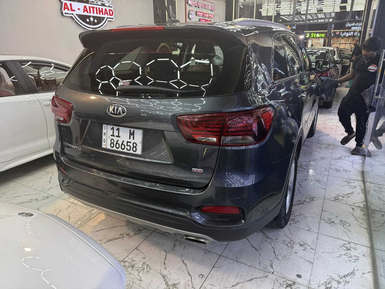 سورنتو 2020 امريكي
مكينه 4 سلندر GDI كلش نضيفه 
بيهه قطعتين وضربتهه مثل ما موضح بالصور  
ماشيه 70000 ميل 
مواصفات وسط 
السونار موجود 
سعر $17.500 وبيهه مجال 
للأستفسار اكثر *********** وبي واتساب
