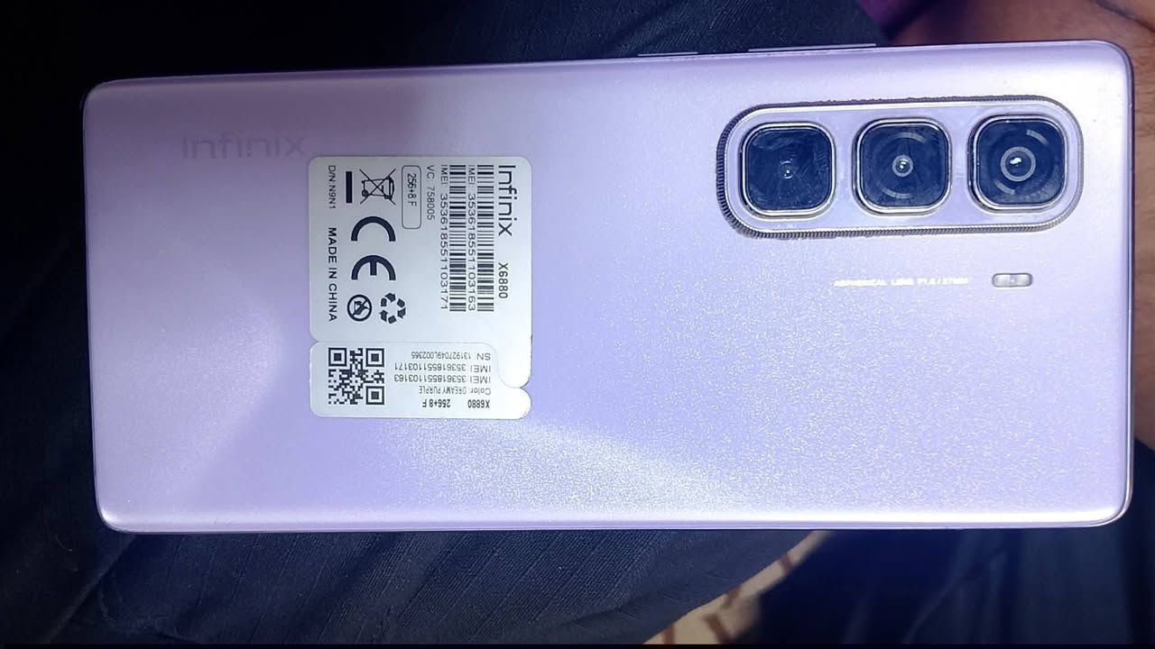 هاتف انفنكس الجديد 
هوت 50 برو بلص 
انحف جهاز بشاشه منحني 
فقط هذن الفطور بي بس ما ماثر علي كله شغال تحديث 15
مواصفات الهاتف 📱  
💚 الشاشة: 6.78 بوصة - 120 هرتز - AMOLED

💚 الذاكرة: 256 جيجابايت

💚 الرام: 8 جيجابايت

💚 الكاميرا: 50 + 2 + 0.8 ميجابكسل

💚 المعالج: Mediatek Helio G100

💚 البطارية والشحن السريع: 5000 .  مكاني بغداد حي اور  سعره 75 بدون غراض ***********
