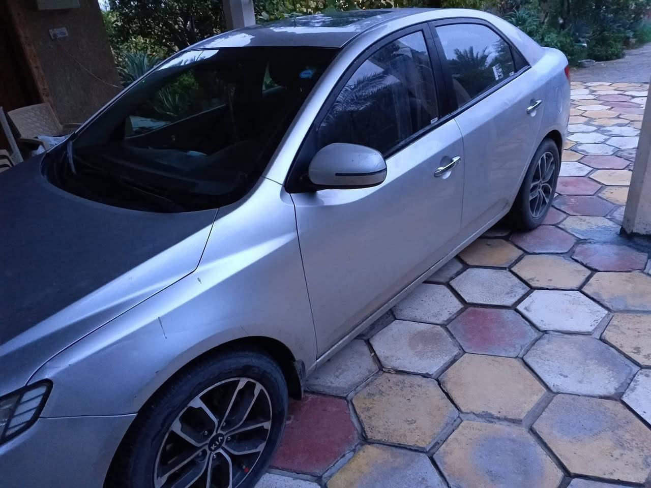 سيراتو 2012 فول عدا البصمه  محرك 1600 سنويه ب اسمي وكاله تريد تحويل  بيها قطعتين صبغ بدون دواخل السعر 95عنواني بغداد اليوسفيه تلفون ***********////***********
