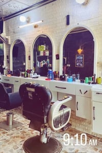 متوفر ٣ مرايات مع ميوزتهن مع الكرسي البنص فقط مابي يده جك كلهن نضيفات ...