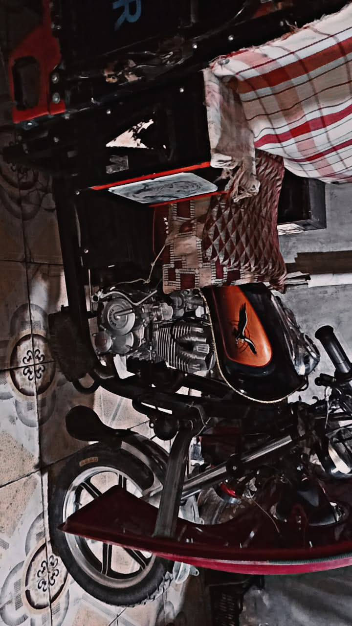 السلام عليكم ستوته  للبيع مرقمه تحويل بسمك ثاني يوم موديل 21 عليه محرك 2026لبارحه شاده ستوته نضيف مال بيت كهربائيات شغال كله ماناقصه كلشي سعره مليونين و750  ....رقم *********** واتساب موجود هم مكان كركوك
