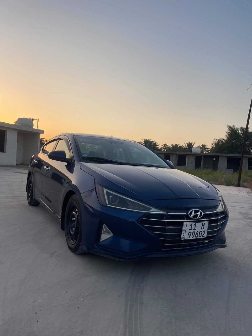 للبيع النتره 2020 
وارد امريكي 
نص فول 
كير AT
كير محرك جديد 
تبريد ثلج ❄️
جادثهة بارد بخشم البنيد وباب الخلفي جهة السايق صبغ وباب السايق بارد قليل فقط 
السياره جديده ترايها ناعم
جاهزه من كلشي 
السياره بأسمي 
السعر ((125)) وبيها مجال للشراي 
العنوان بغداد اليوسفيه الشارع العام 
للستفسار *********** واتساب واتصال
