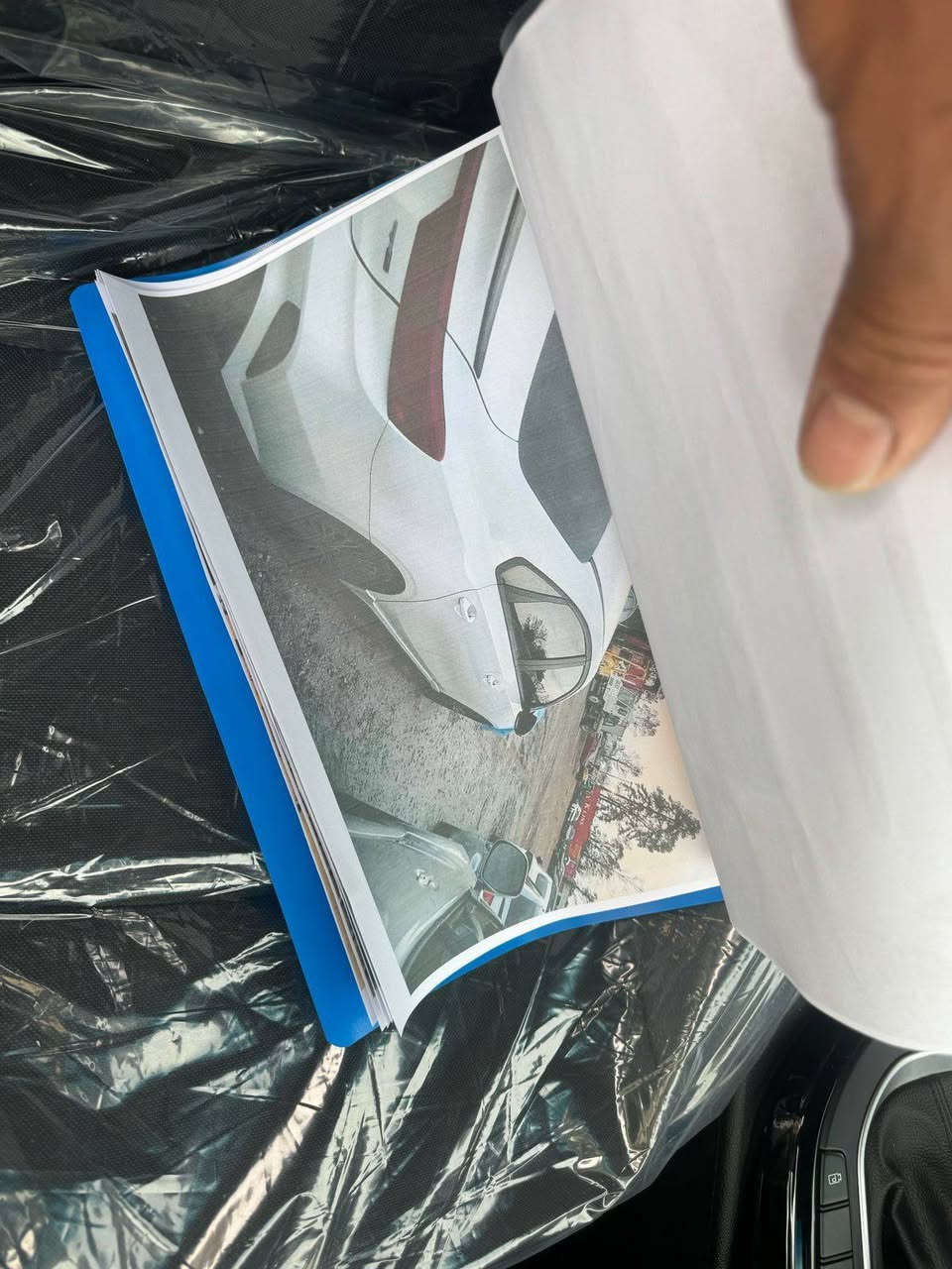 للبيع فقط بدون مراوس
كيا فورتي 2023جيتي لاين جديده بمعنى الكلمه جاهزه على اخر حبايه 
#حادث بنيد مصلح نفسه
دخول جديد رقم بغداد بسمي هزه جديده 
محرك 2000 دوش ماشيه 45ميل فقط 

المواصفات 
بصمه 
بصمه ابواب 
كشنات جلد و مخمل 
اوتو هولد
شاشه جبيره 
جنطه ذكيه 
رادار امامي 
رادات محطيه 
نقطه عمياء 
تحديد مسار 
اشاير بالمري 
سياقه ذاتيه 
مانع نزلاق 
تبريد بيانو 
3 انظمه قياده 
ويل كرم 17 
تشغيل عن بعد 
نظام ترحيب 
#السعر 168 وبيها مجال بسيط سياره جديده 
ما بيها نقص 
*********** ‬الاستفسار
