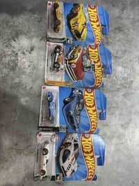 ￼توفرت من جديد و أشكال جديدة 😍🔥  مجموعة سيارات صناعة شركة HotWheels   ...