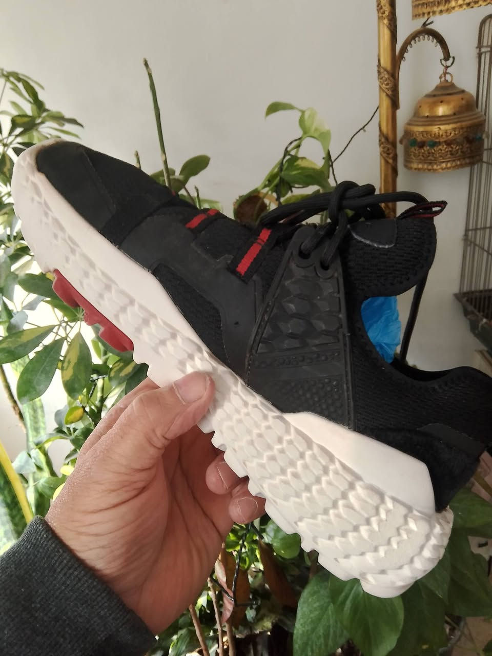 SKECHERS 
saiz..41
26.cm
سعر القطعه..فقط 30الف فقط 30الف مع التوصيل 
للحجز والاستفسار راسلنا واتس اب ***********ابو ايمن
توجد خدمة توصيل كل المحافظات
