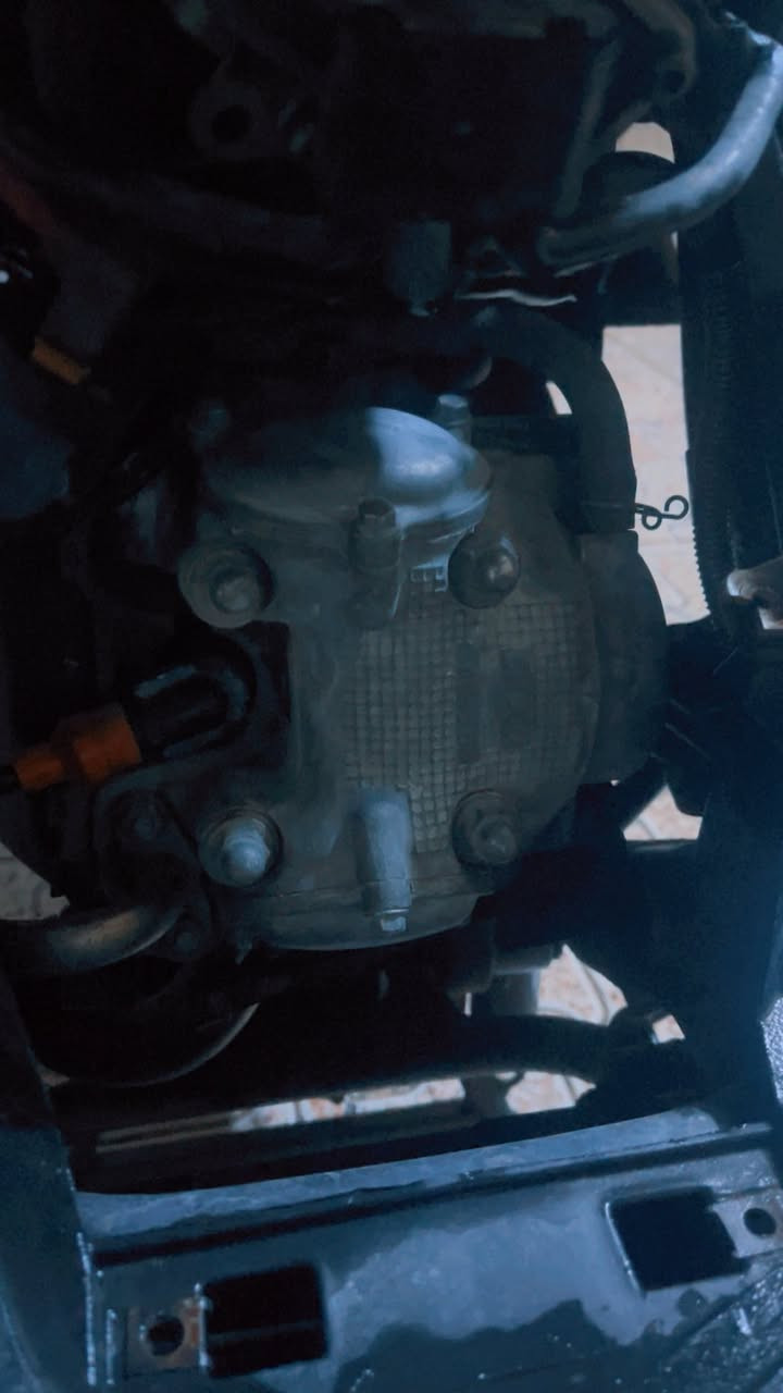 ثعلب مكينه بلاديه كابريتر بلاديه بيها صلنصه قطعتين كلجات رياضي ودبلات خلفي رياضي دراجه شلعه معدل خير من الله للبيع او للمراوس حسب القناعه السعر 700 وبيها مجال مكاني حي الجهاد رقم ‭0770 485 4564‬
