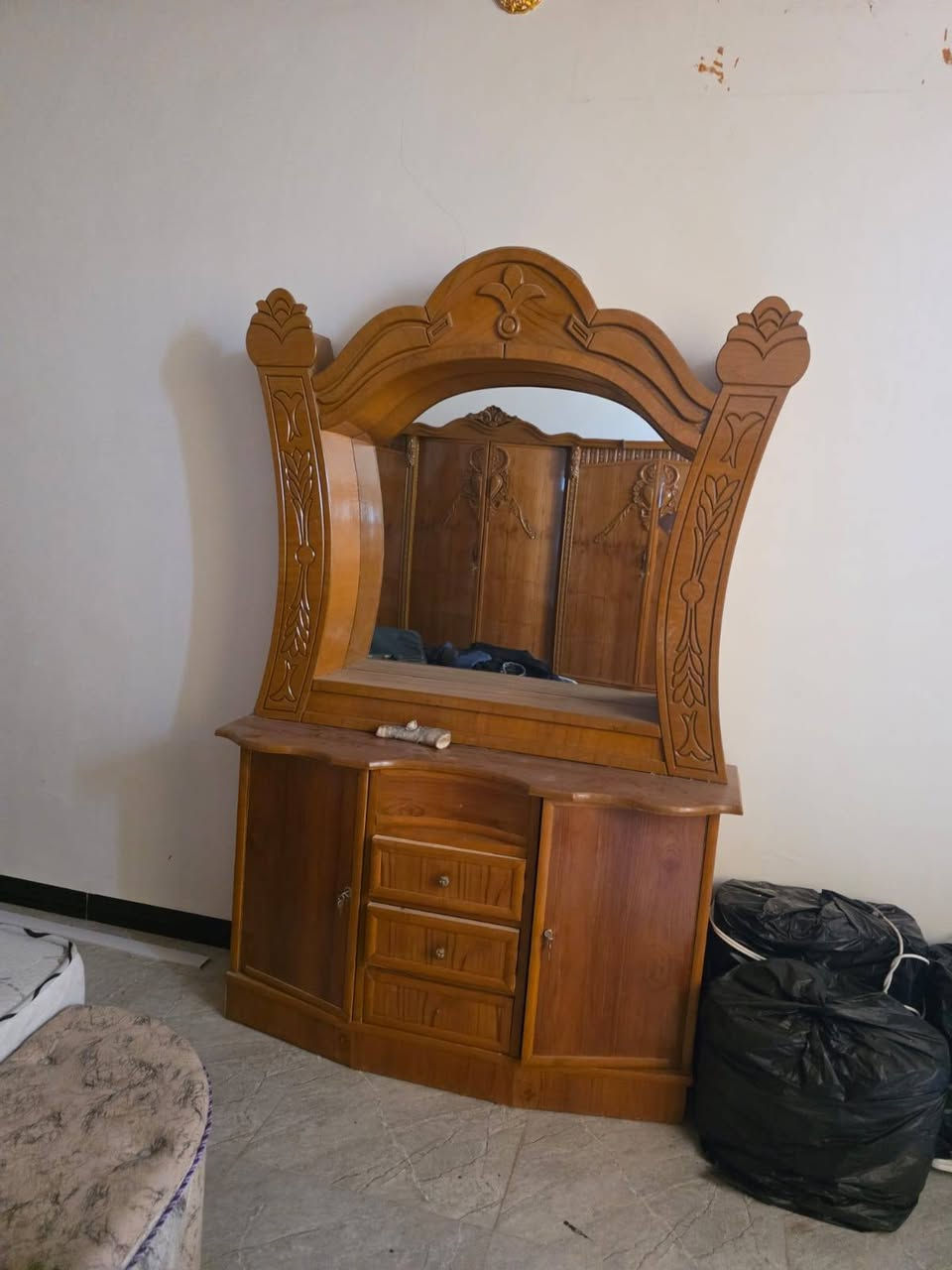 السلام عليكم ورحم الله غرفة اخشاب عراقي صاج اصلي سعر الشراء 
سعر البيع 850 الف قفل ويشهد ربي   مشتريها بمليون و600
متوازي قسم بالله مو سعرها تتفضلون وتفحصوها وتشوفوها
رقم الهاتف *********** بيه واتس اب
