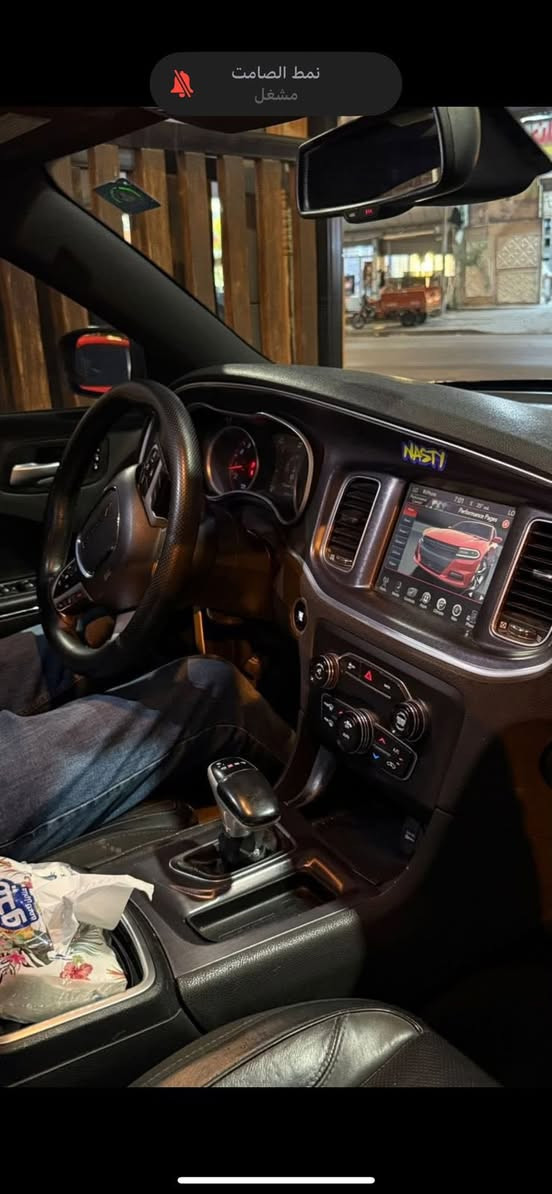 السلام وعليكم
جارجر 2016 SXT للبيع حادث موضح بالصور تواصل ***********
السعر 185 وبيه مجال
