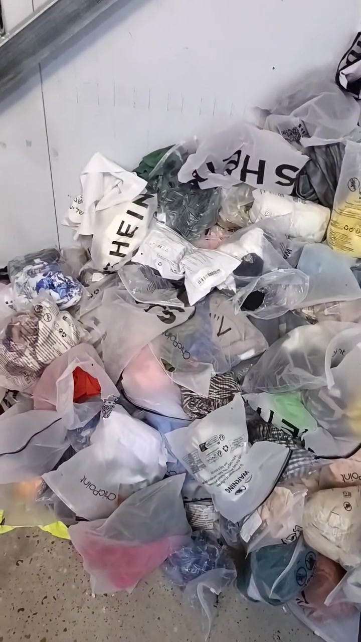 بسم الله وعلى بركة الله
سوينالكم خصم على ملابس الشي ان
اي قطعه تعجبك ب٢
العنوان الفلوجه حي الضباط شارع جامع المدلل مقابل مجمع الفاو و مجاور دكتوره محاسن
اسم المحل مجمع الآخوين للتضبع المنزلي
متواجدين لساعه ١٢ ليلا


**إذا كنت صاحب هذا الإعلان وتريد حذفه لأي سبب، رجاءا أرسل رسالة إلى الدعم الفني**