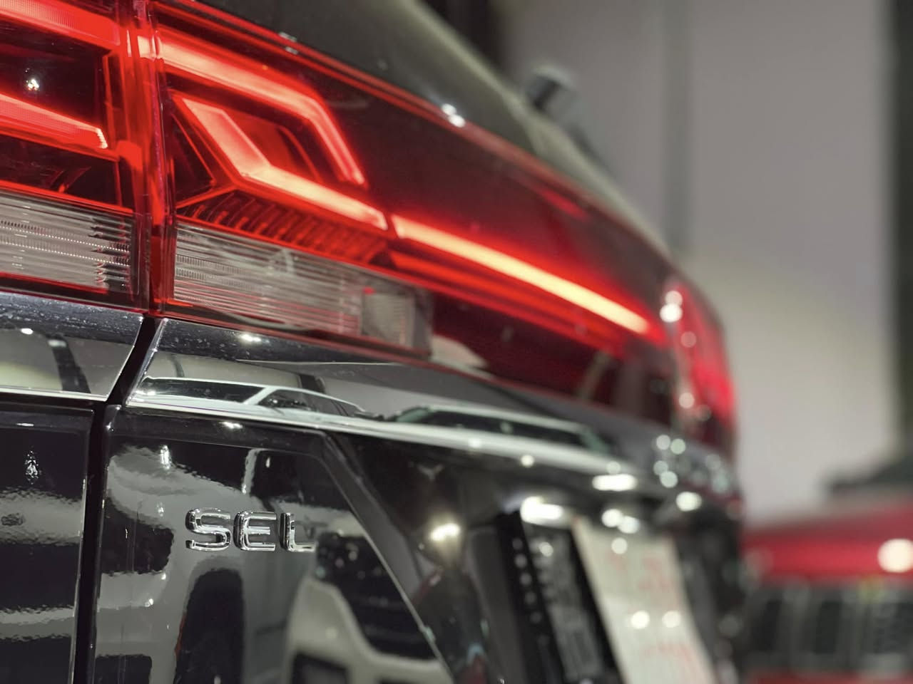 السلام عليكم 
سيارة للبيع او مراوس بسيارة سعر مناسب رجاء
‎نوع سيارة :- اطلس فولكس واكن
سياره عائلي ٧ راكب  
 ‎ موديل:-٢٠٢٤ شكل جديد 
‎ماشيه ١٤ الف مايل فقط 
مواصفات SEL فول
فور ويل -بانوراما-داتاشو-صندوق شفط-تشغل عن بعد- رادار امامي خلفي جانبي-حساس ٣٦٠ درجة-بردة بيلادي-كشنات جلد كشن ميموري-كشنات تبريد تدفية-لايت ايد زينون- 
سيارة بدون صبغ حتى دعاميات شرط فقط ٤ اسابيع pdr 
ارباك ستيرن طاك مرجع بيلادي 
رقم شاصي موجود بالصورة 
مكان اربيل شركة ريبوار سالار 
***********
سعر ٣٣٥٠٠ ورقة
