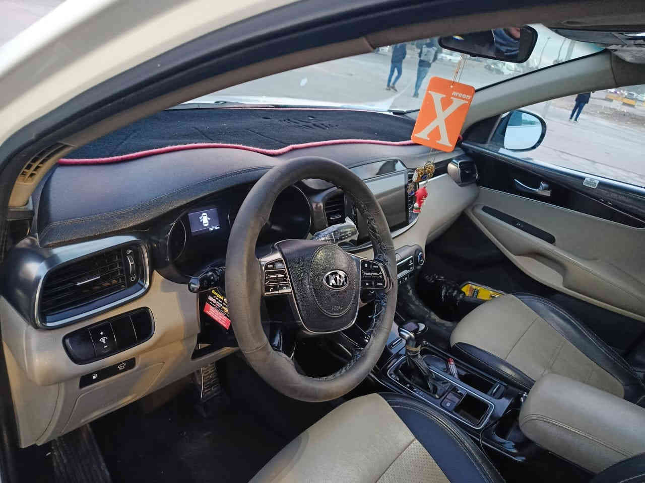 السلام عليكم اخوان
سورنتو خليج ٢٠١٩ شكل ٢٠٢٠ فول مواصفات بونوراما ٣ قطع تبريد كشافات حساسات محرك و كير كفاله عامه تبريد تدفئه ويه الاسويج ترايك وين ما يعجبك رقمها بغداد 

بيها بارد اربع اصابع جاملغ الخلفي من جهه السائق
السعر ٢٧٠
موقعها ناحيه الرشيد 

***********
