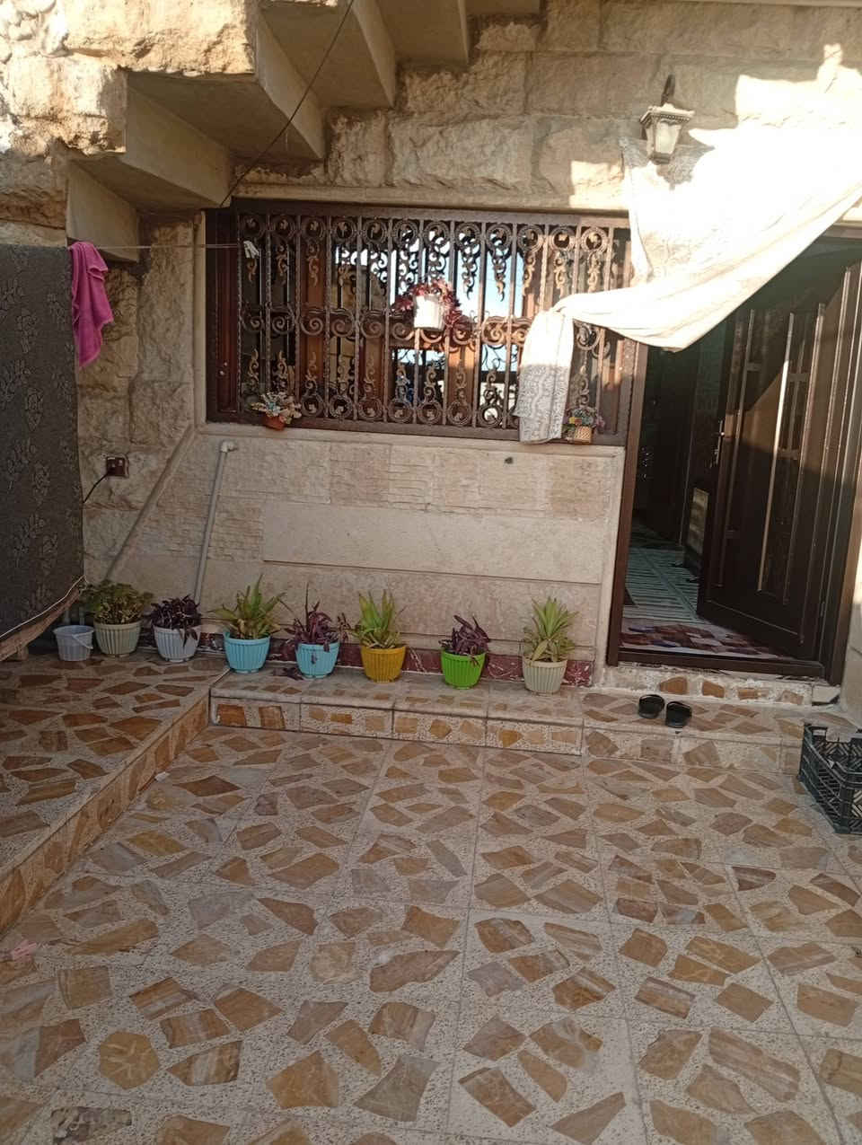 دار للبيع مساحة 100 طابقين  طابو صرف 
مع فضله 20متر
على  شارع 20 
الموقع كركوك حي النداء خلف دار المسنين
واجهة حلان الدار فول كاشي وسيراميك 
وسقوف ثانويه 
يتكون الدار 
 3غرف نوم استقبال مطبخ كراج صحيات 
بيتونه 
السعر118مليون  وبي مجال  
للمزيد من المعلومات الاتصال بالارقام التاليه 
***********
***********واتساب
أو مراجعة مكتب الحضاره حي الأسرى مقابل جسر الرشيد أو مقابل خيمة حي النداء
