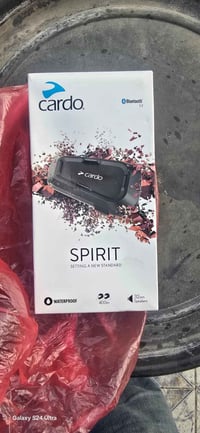موجود سماعات cardo جديد طك كارتون مامفتوح  سعره 130  موجود توصيل  0782...