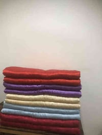 متوفر اشجار كريسمس ومفروشات للبيع السعر خاص