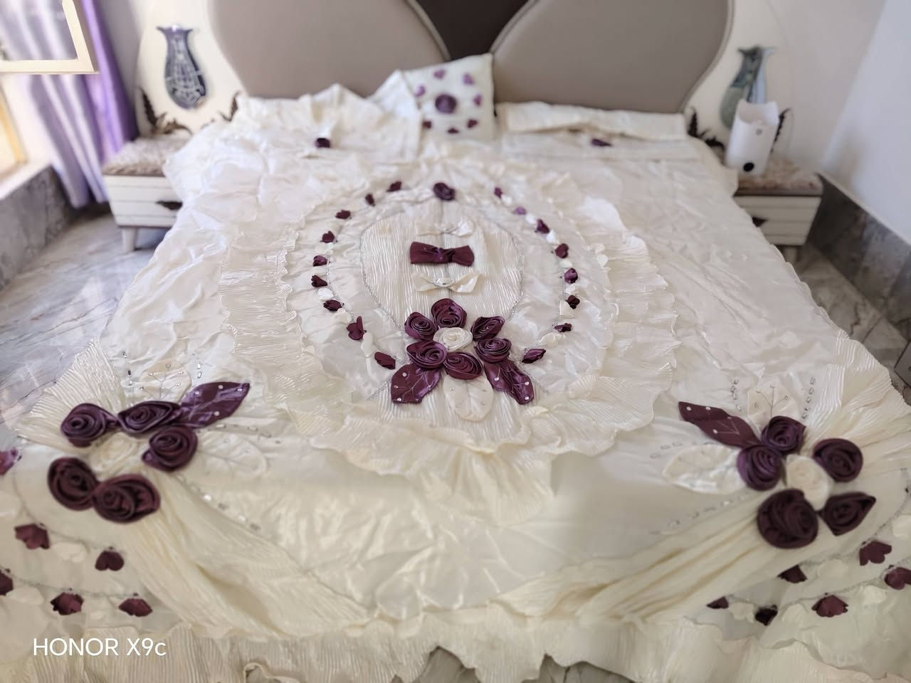 فرشه عرس بعدها جديده سبب البيع بعت الغرفه وبعد ما احتاجها 

سعر 60 وبيها مجال بسيط 

   
كل ما انشرها يدخلون خاص يكولون انرديها لا تبيعيها  وتالي لا يردون ولا يجون عليها اصلن فا رجاء الي ما يشتري لا يسوي هيج اي استفسار ثاني خاص


**إذا كنت صاحب هذا الإعلان وتريد حذفه لأي سبب، رجاءا أرسل رسالة إلى الدعم الفني**