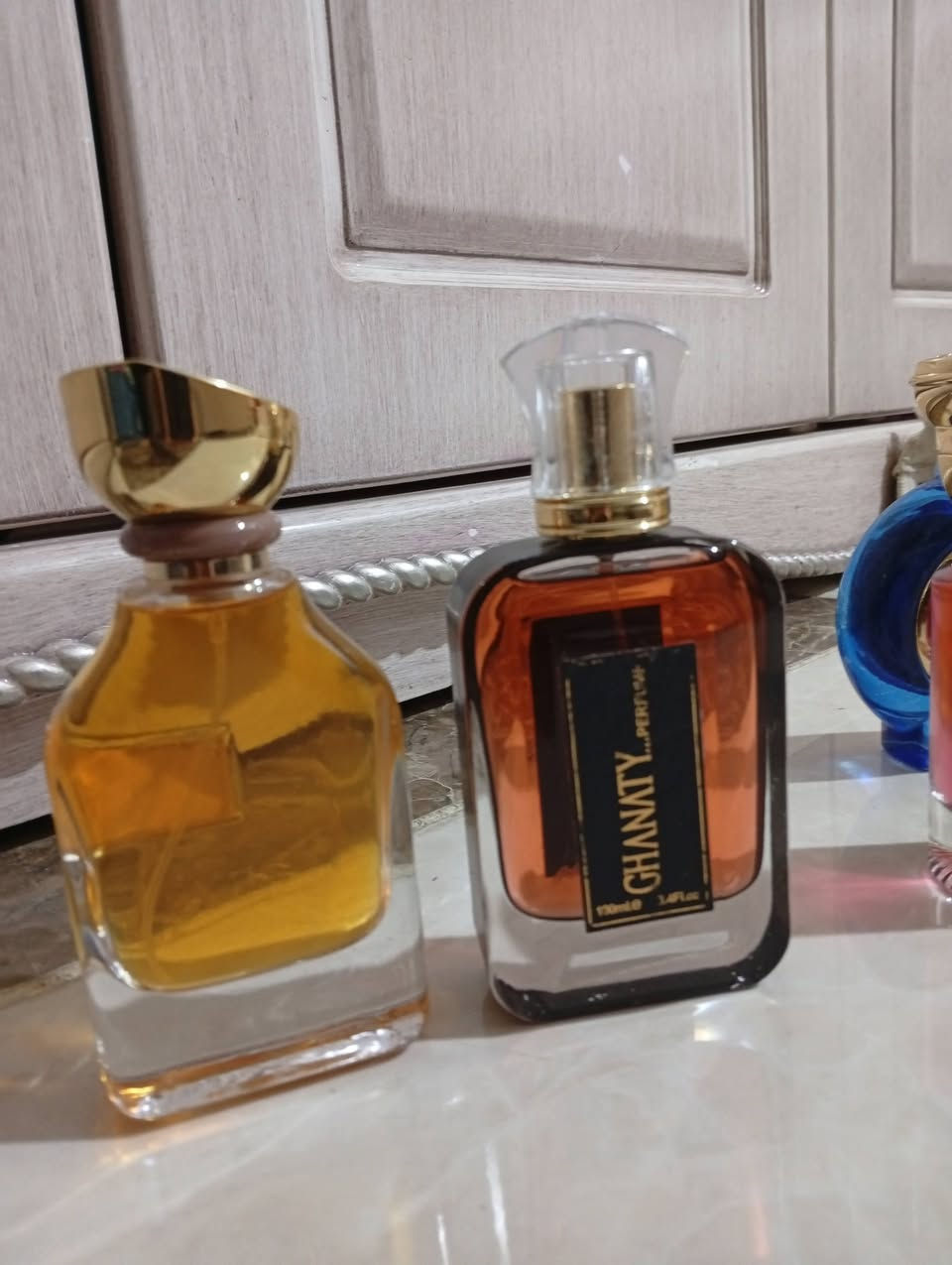 سلام عليكم توفر عطور مال كويت اصلي بسعر مناسب عنوان القبله 
***********
