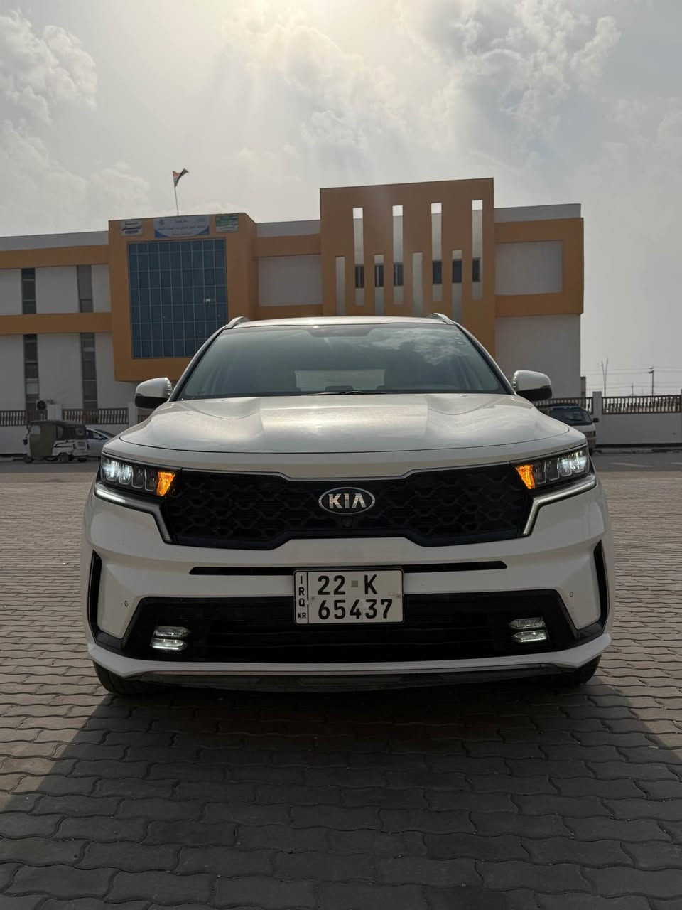 السلام عليكم متوفر سورنتو 2021 كفاله عامه فقط اربع اصابع بارد بطرف مال البنيد ماشيه 40 الف *********** البصرة, العراق
