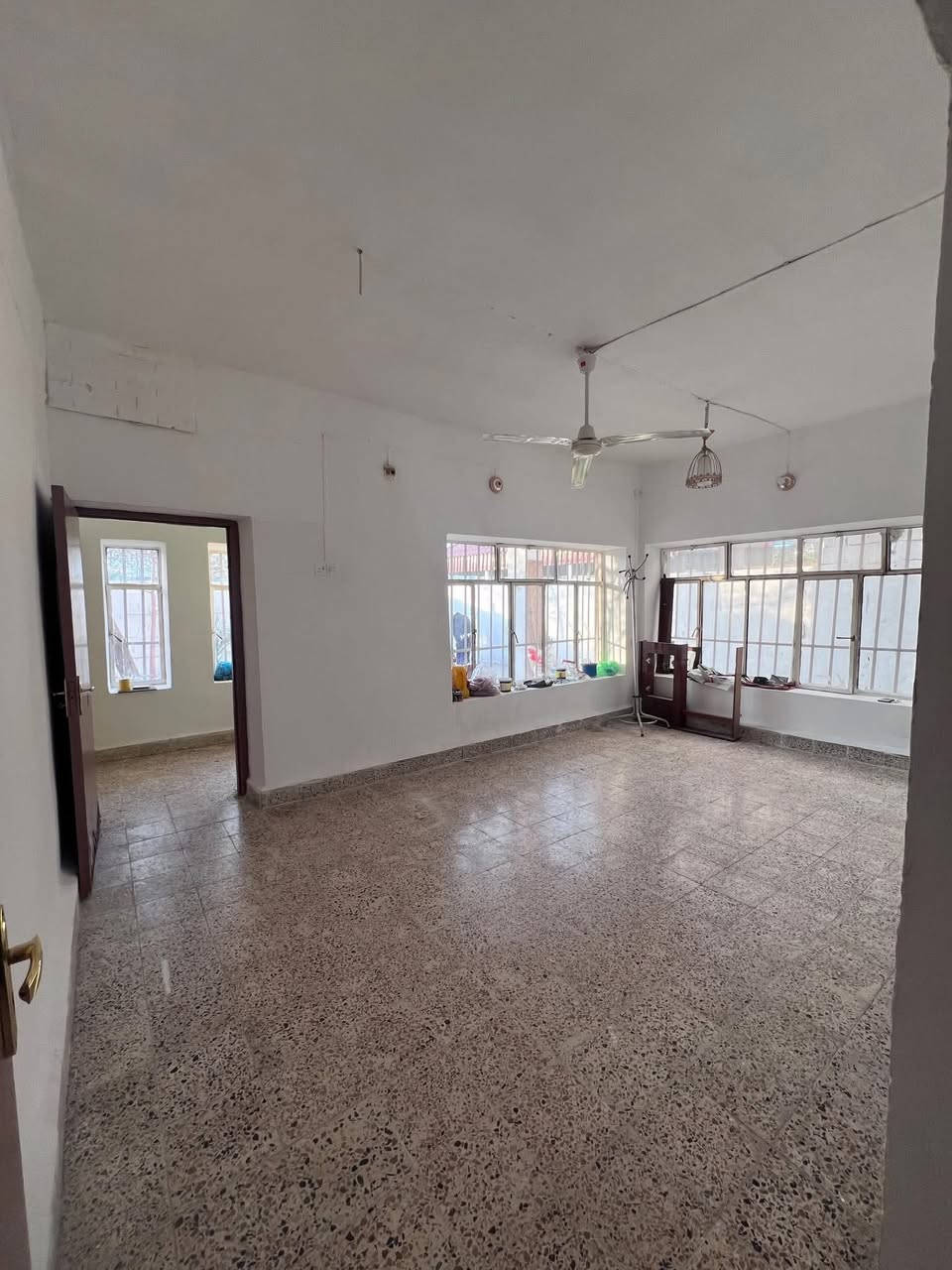 دار للبيع بحي الواسطي- خلف دائرة المعاقين
مساحة ٣٠٠ متر 

الواجهة ١٢ متر 

البيت طابو باسم شخص واحد

سعرها : ٢٩٠ مليون وبيها مجال هم 

سعرها حتي ٢٧٥ مليون واصل 

للتواصل مع صاحب الدار

***********
