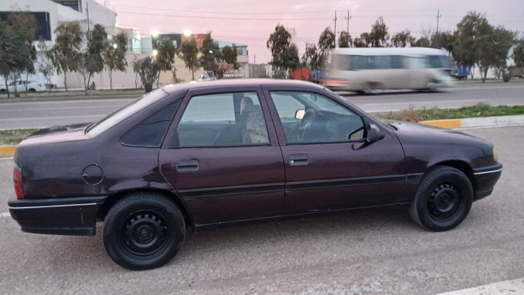 اوبل فكترا  موديل ١٩٩٢
رقم سليمانيه دولي جديد  بسمي
هزه هم جديد  
دفتر بانزين بيه 
بدون ضربه ولا خياس
بدون صبغ صبغه بلادي 
قفل مركزي 
سياره جديده بدون ضربه مكفوله من جميع نواحي 
سعره 43$ بيه مجال 
*********** ديبيس, كركوك
