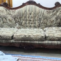 تخم قنفات عدد ٢ (ثلاث نفرات) وكراسي ام النفر عدد٤ 07773424544