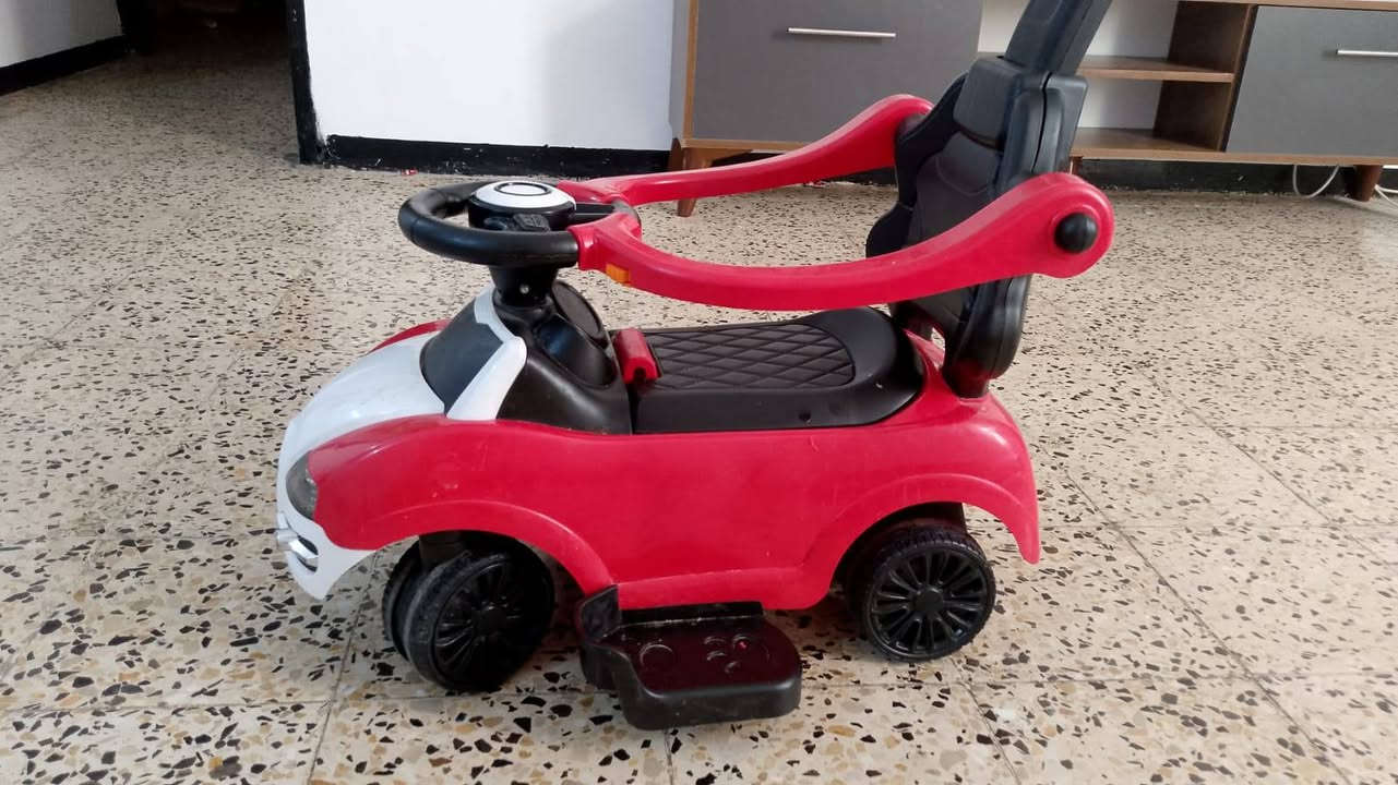 سيارة للبيع   جديدة مثل هايه بعدها بلكارتونة


**إذا كنت صاحب هذا الإعلان وتريد حذفه لأي سبب، رجاءا أرسل رسالة إلى الدعم الفني**