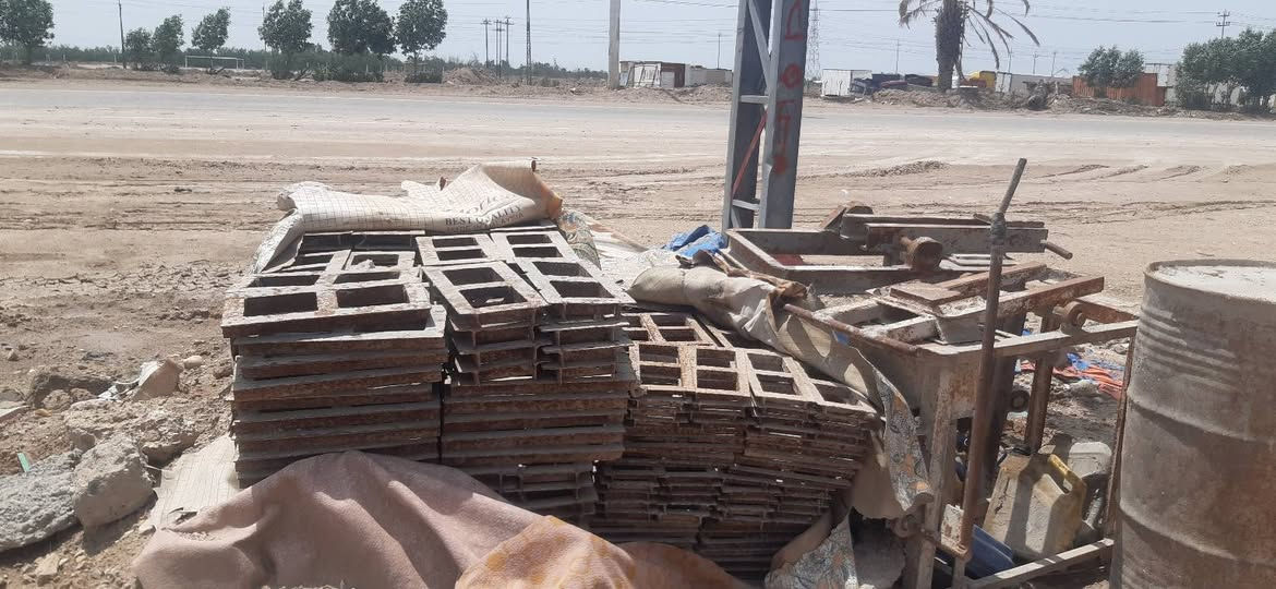 بسم الله الرحمن الرحيم
مكاين أبلوك مع قوالب مكاين حديد ثقيل ونظيفات المكان (البصرة -- القرنة -- شلهة الحسن ) السعر خاص ومناسب أن شاء الله // الهاتف (( ***********)
